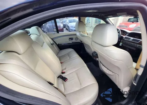 2003 BMW 745 I z USA, uszkodzony, nr VIN WBAGL63483DP66351